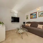 Jelena Apartman